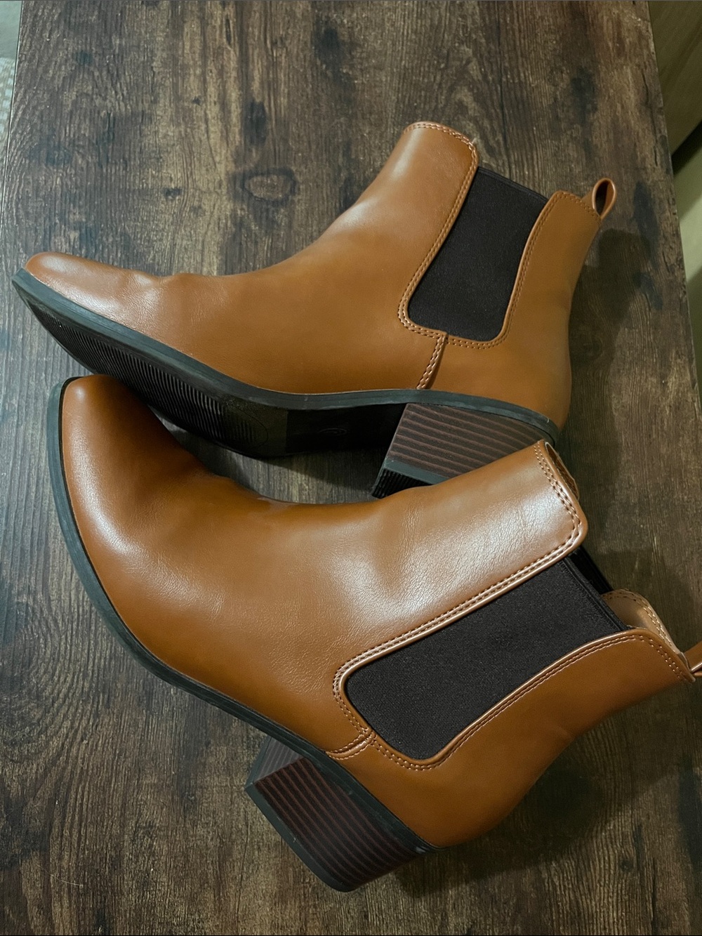 Women’s Tan Chelsea Ankle Boots - Classic Slip-On Style